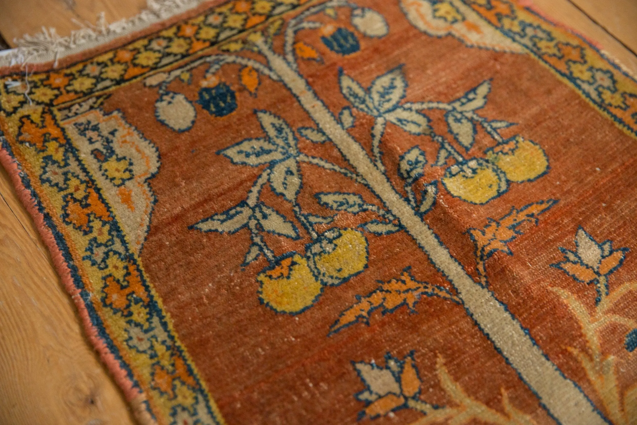 1.5x2 Antique Fine Tabriz Sennehbaft Square Rug Mat