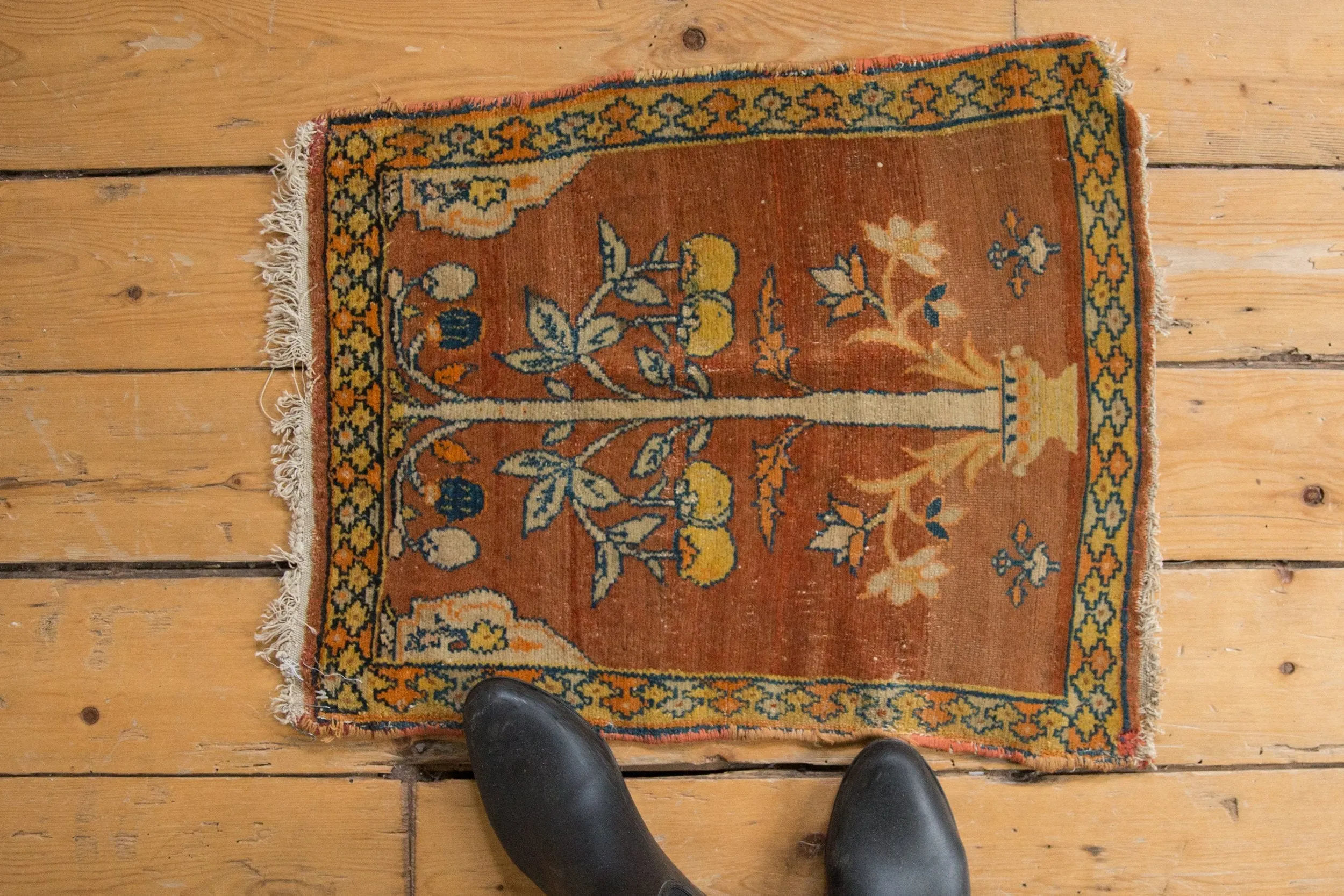 1.5x2 Antique Fine Tabriz Sennehbaft Square Rug Mat