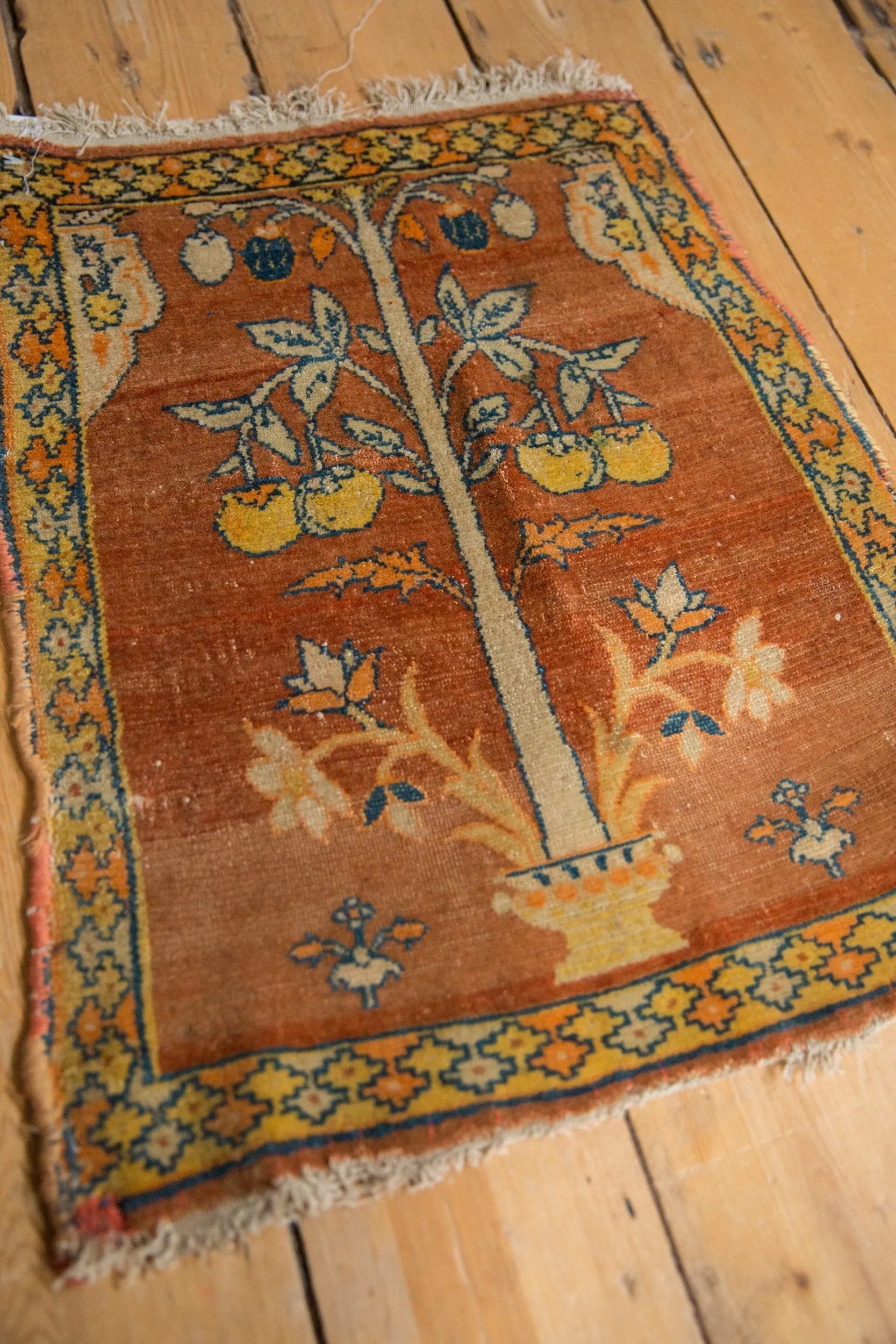 1.5x2 Antique Fine Tabriz Sennehbaft Square Rug Mat
