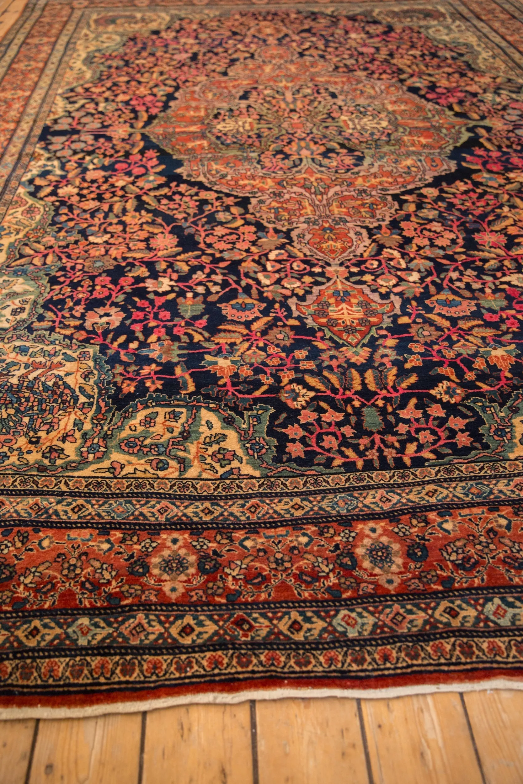 8.5x12.5 Antique Farahan Sarouk Carpet