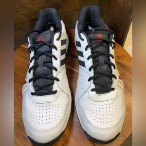Adidas sneakers.  Inv 5521