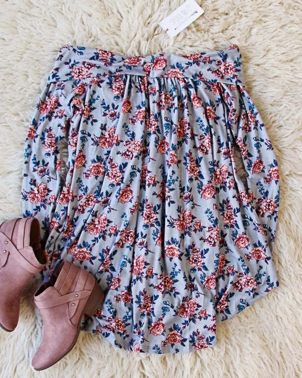 Crescent Flower Top in Gray