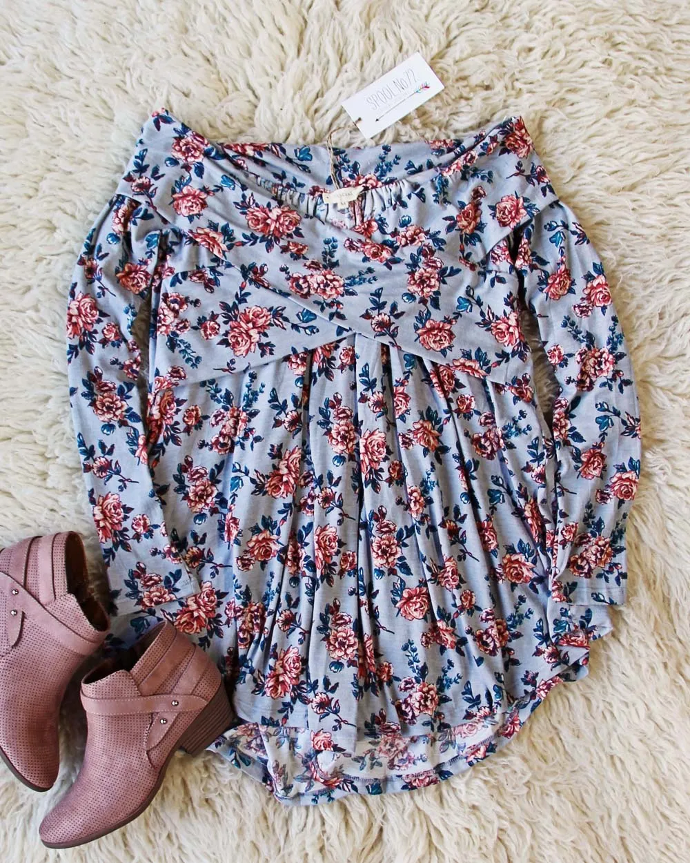 Crescent Flower Top in Gray