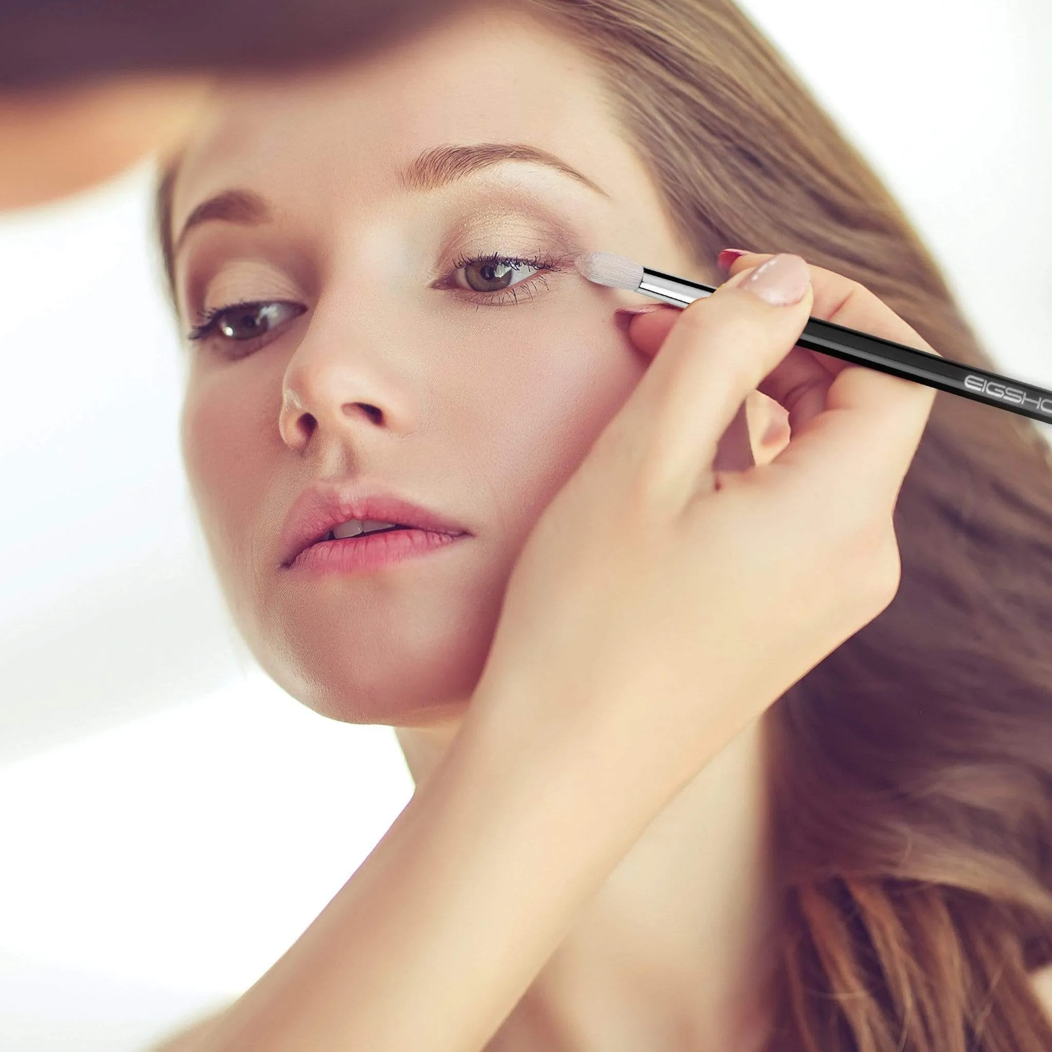 E821 - SMOKE EYE BLENDING BRUSH