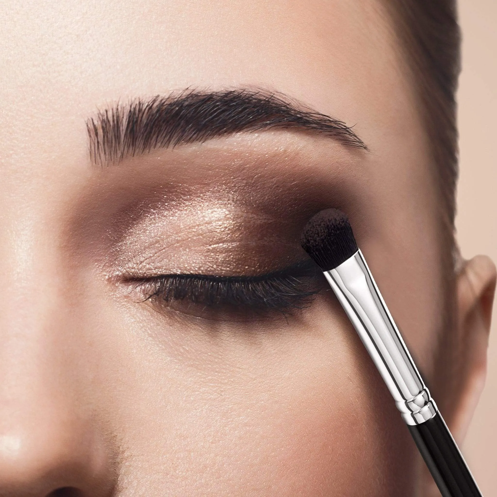 E840 - EYE SHADOW BRUSH