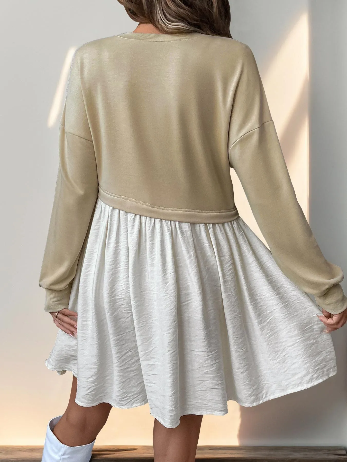 Effortlessly Stylish Patchwork Round-Neck Long-Sleeved Dress for Cool Seasons