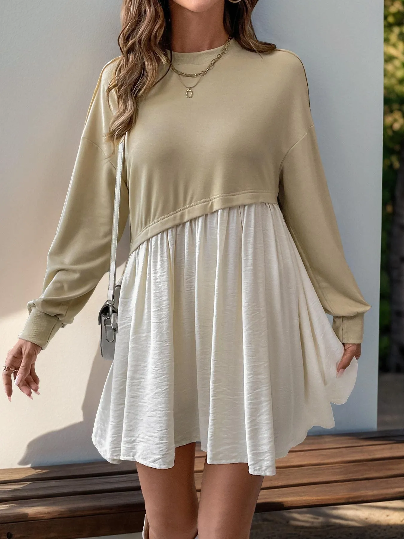 Effortlessly Stylish Patchwork Round-Neck Long-Sleeved Dress for Cool Seasons