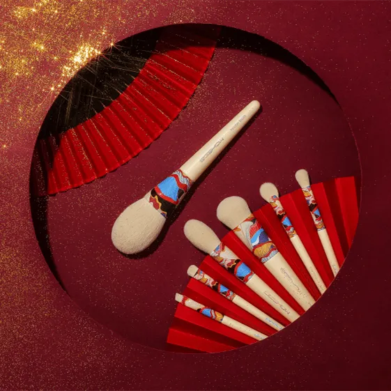 ESSENTIAL SERIES - 7 PCS YELLOW FRESHER BRUSH KIT WITH ECO-FRIENDLY CARTON CYLINDER