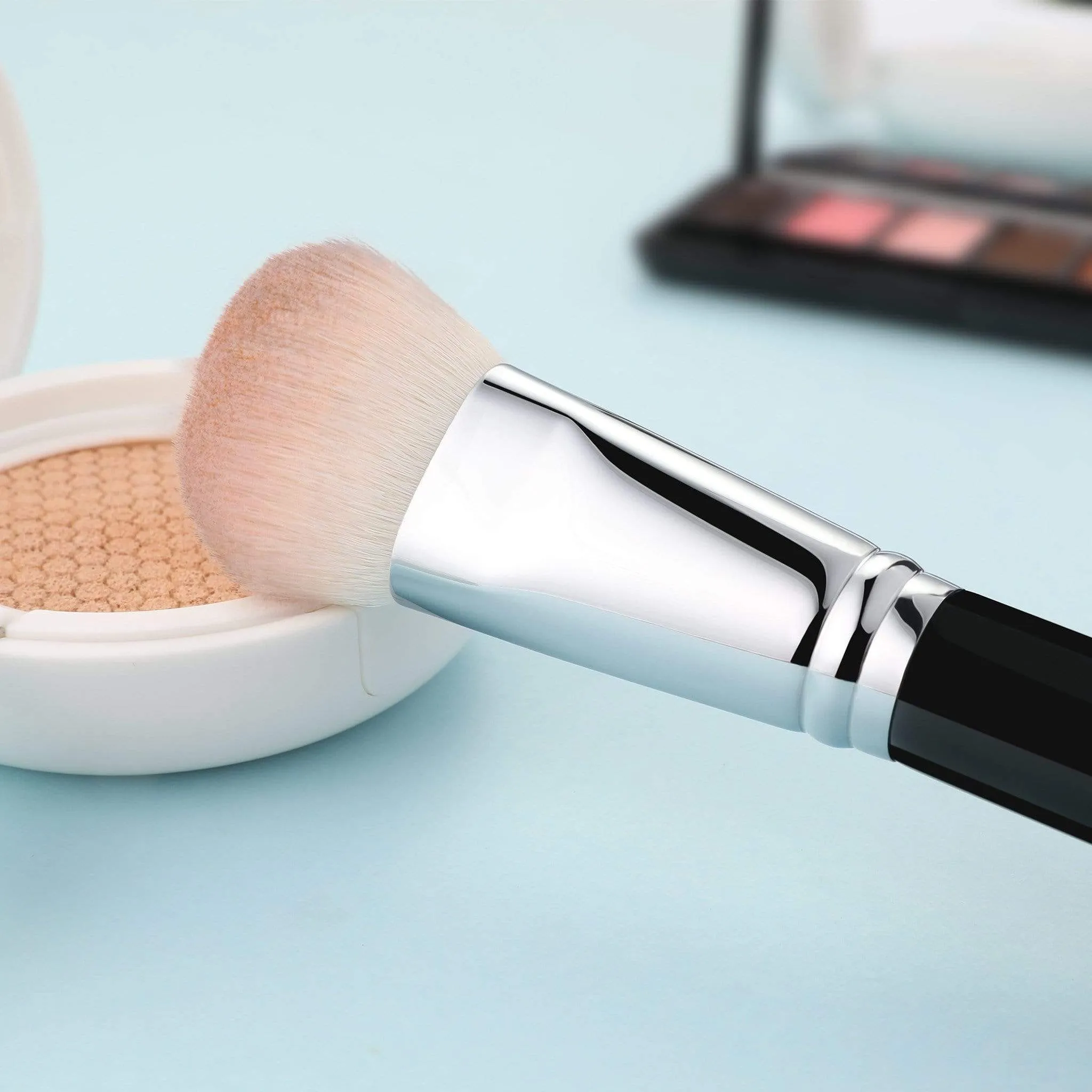F621 - ANGLED CONTOUR BRUSH
