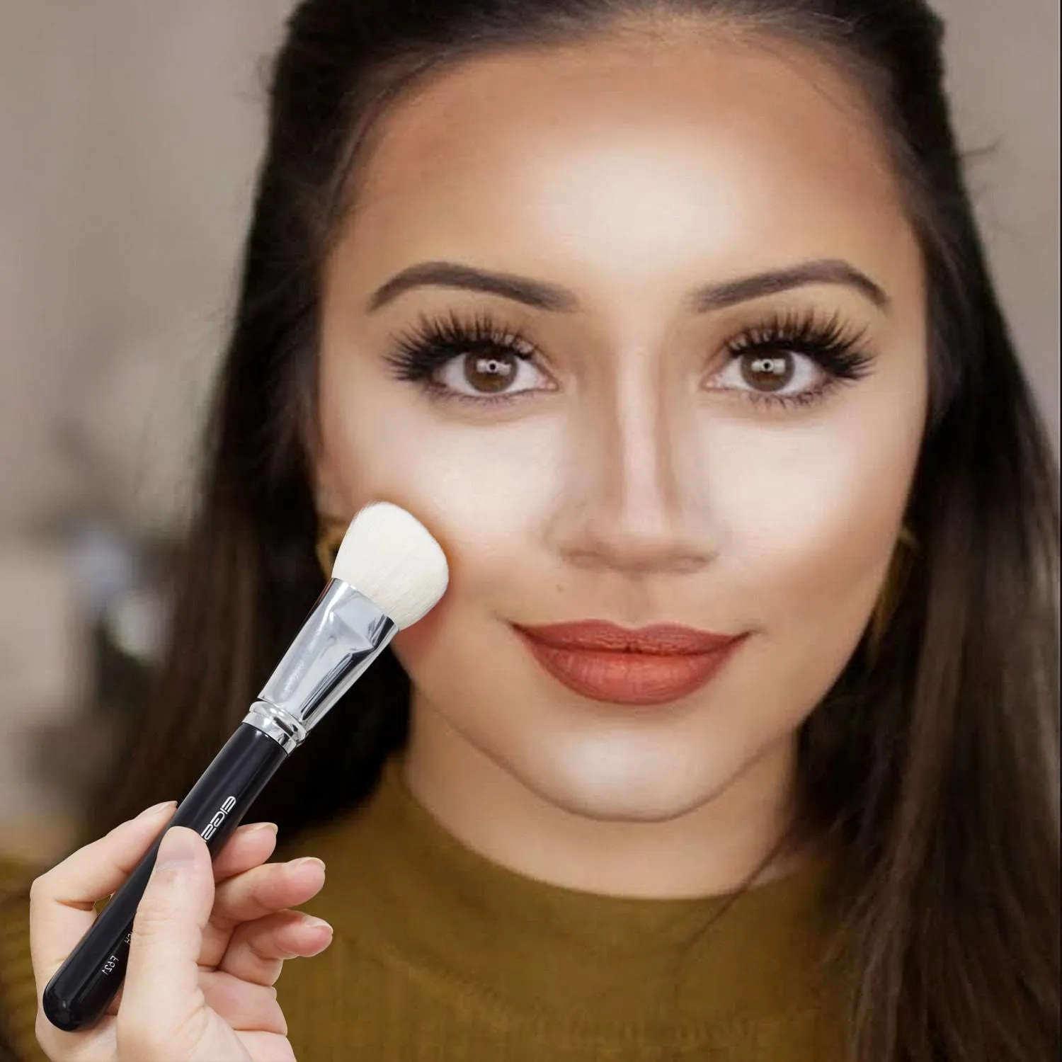 F621 - ANGLED CONTOUR BRUSH