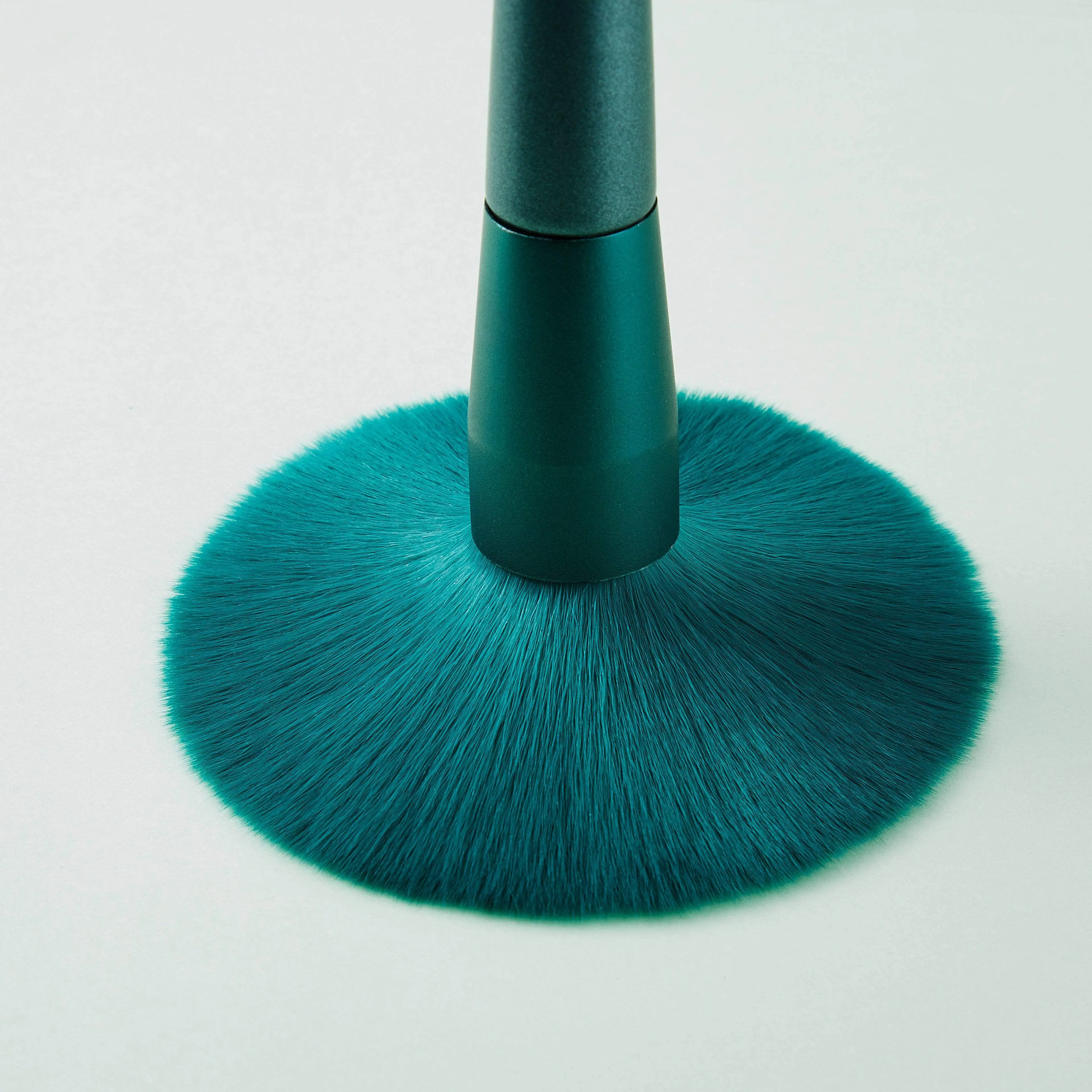 JADE SERIES - 8 PCS JADE GREEN BRUSH KIT WITH CYLINDER
