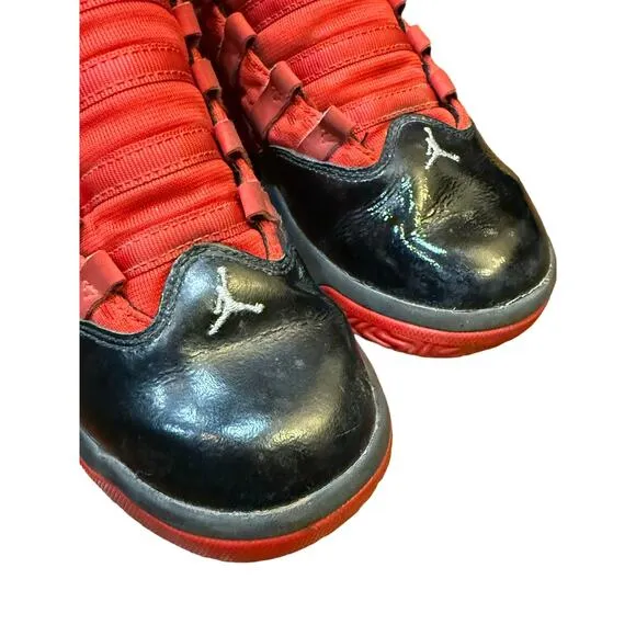 Jordan Max Aura GS  University Red &amp; Black SZ 5Y Preloved Basketball Streetwear