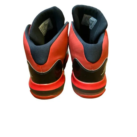 Jordan Max Aura GS  University Red &amp; Black SZ 5Y Preloved Basketball Streetwear