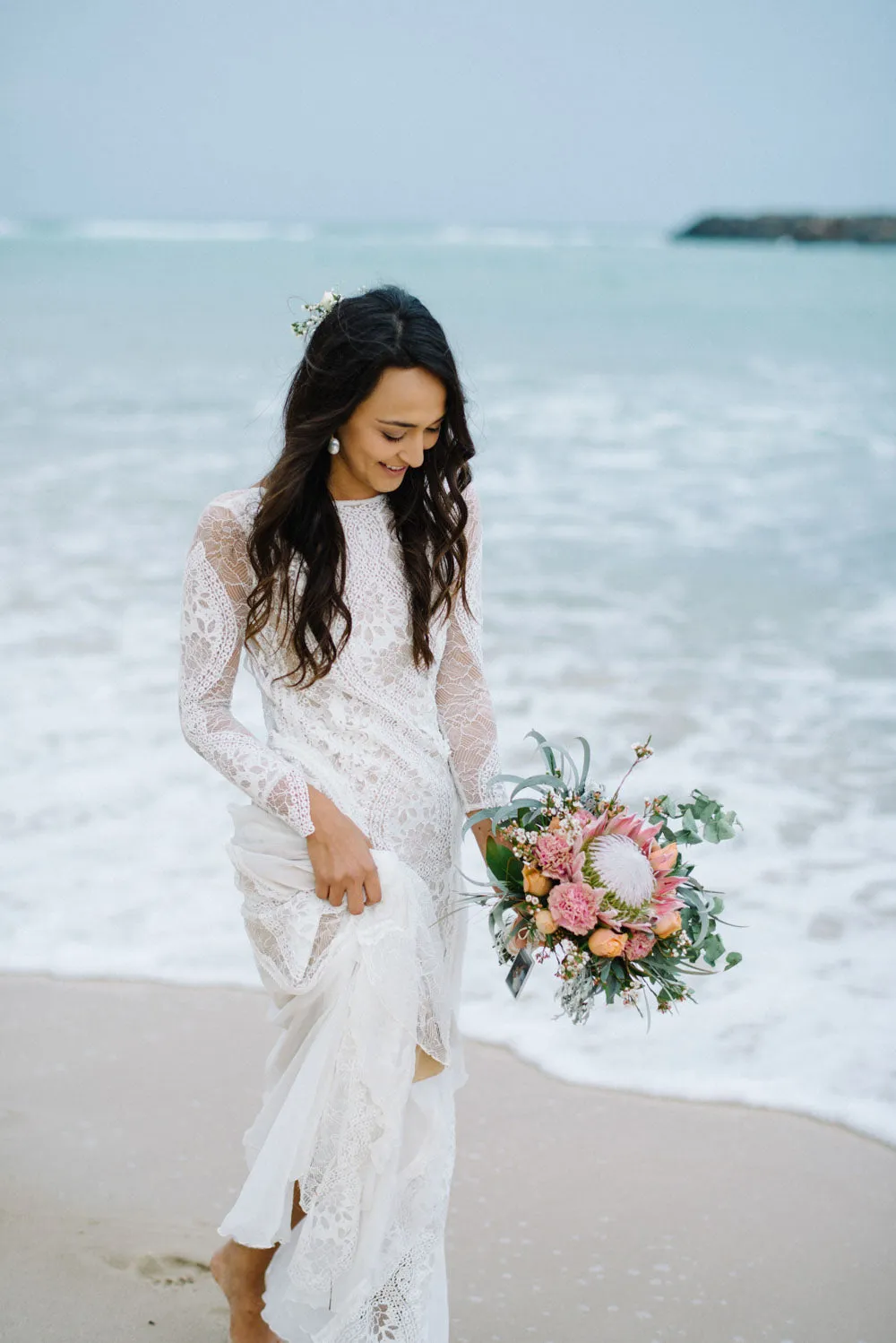 Lace Bohemian Wedding Dresses French Lace Long Sleeve Boho Chic Dress Open Back Bridal Gowns vestido de noiva 2020