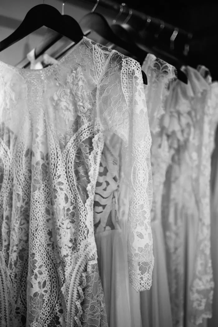 Lace Bohemian Wedding Dresses French Lace Long Sleeve Boho Chic Dress Open Back Bridal Gowns vestido de noiva 2020
