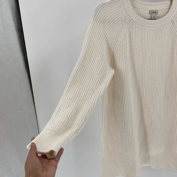LL Bean ribbed 100% cotton side slit pullover cream colored sweater minimalist