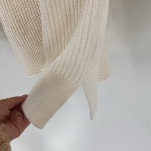 LL Bean ribbed 100% cotton side slit pullover cream colored sweater minimalist