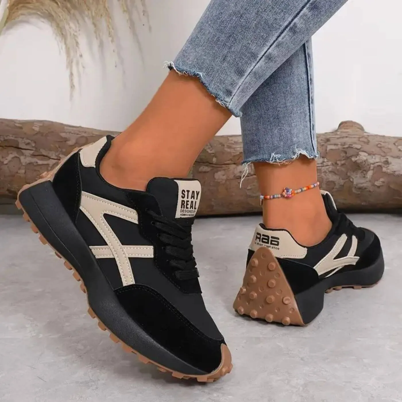 Lucy | The Orthopedic Sneakers