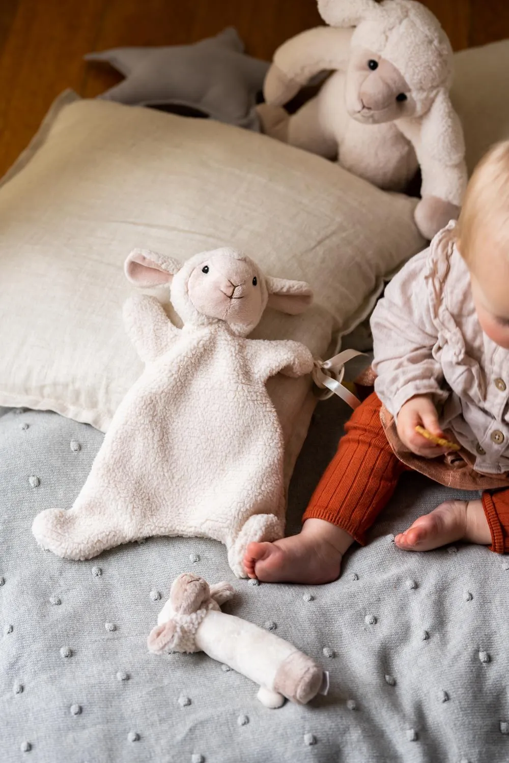 Nana Huchy Hoochy Coochie - Sophie the Sheep