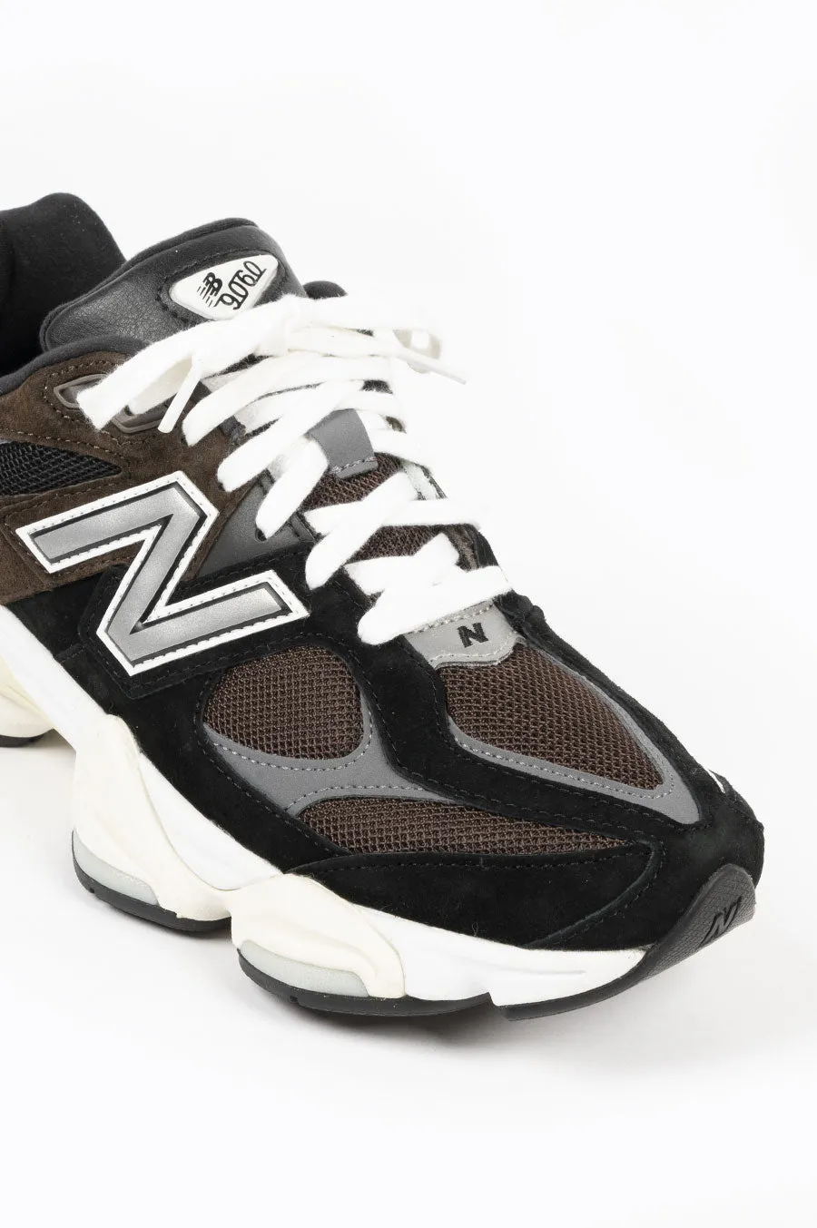 NEW BALANCE 9060 BROWN