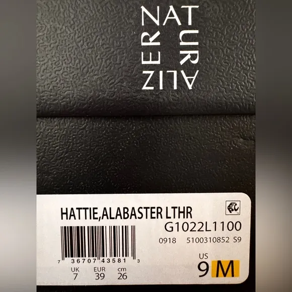 NIB! Naturalizer Hattie sandals in Alabaster size 9.  Brand new!