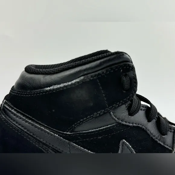 Nike Air Jordan 1 Mid BG Triple Black Size 6.5 Youth Basketball 554725-050