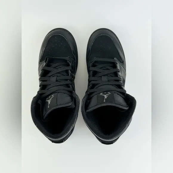 Nike Air Jordan 1 Mid BG Triple Black Size 6.5 Youth Basketball 554725-050