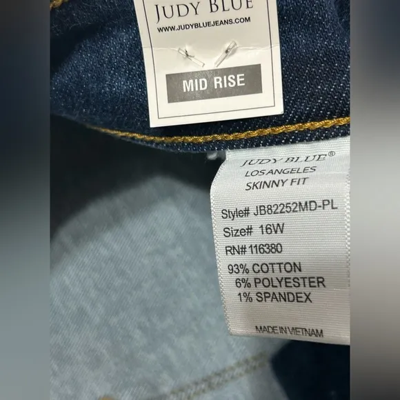 NWT Judy Blue Mid Rise Handsand Skinny Jeans