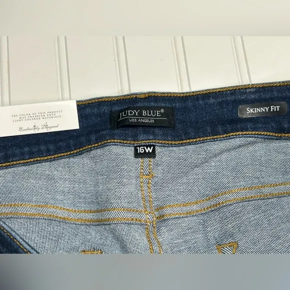 NWT Judy Blue Mid Rise Handsand Skinny Jeans