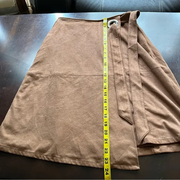 NWT White House Black Market Faux Suede Brown Skirt, Size 2