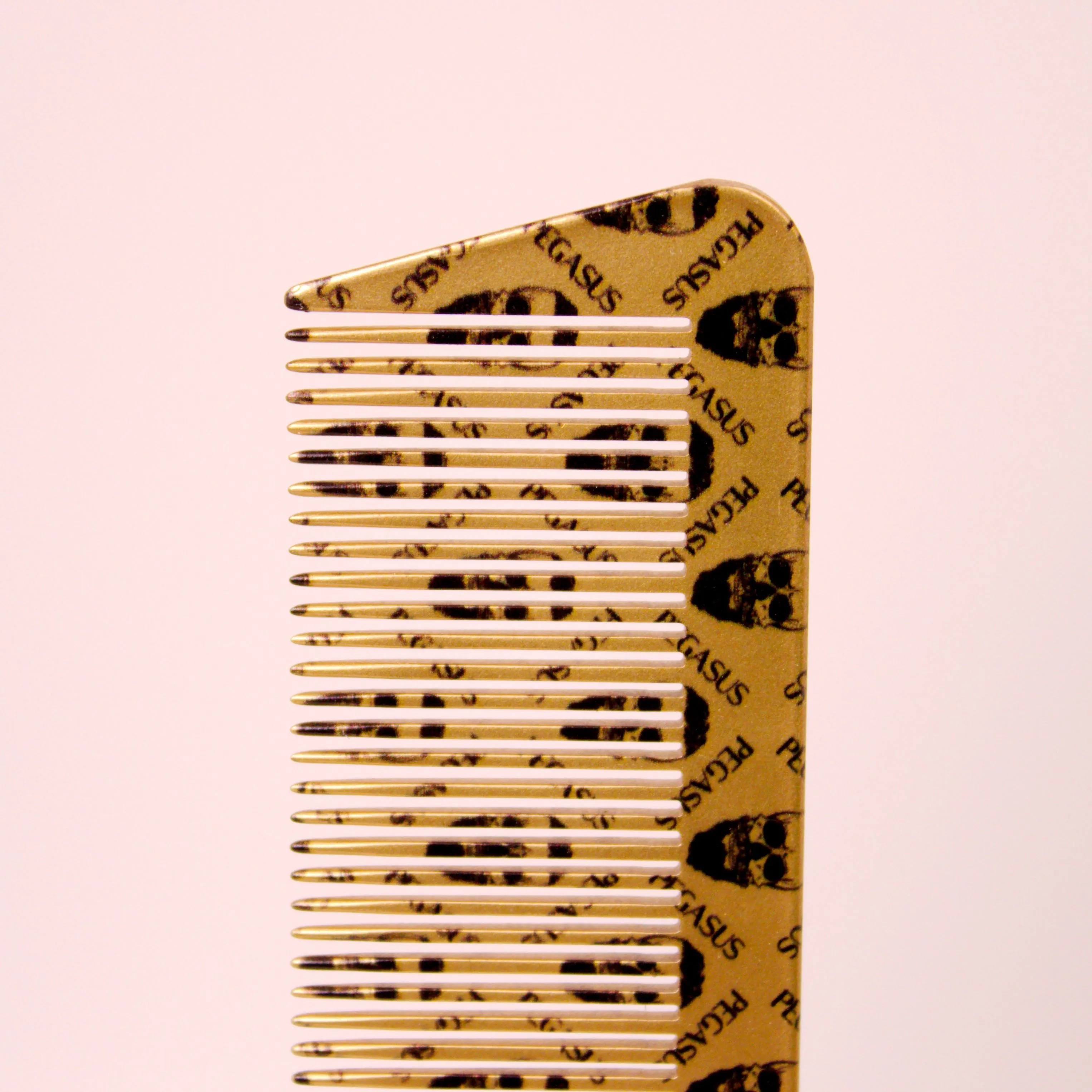 Pegasus Skulleto 514A, 8.75in Hard Rubber Fine Tooth Flattop Butch Comb, Handmade, Seamless, Smooth Edges, Anti Static, Heat and Chemically Resistant Comb | Peines de goma dura - Gold