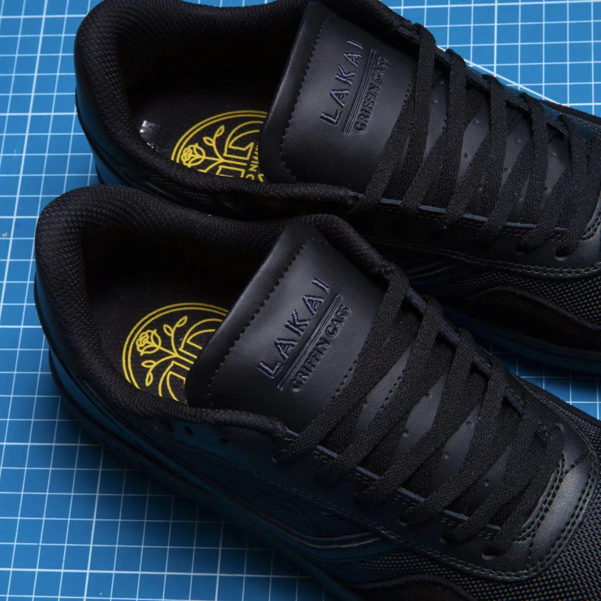 Terrace - Black/Black Suede