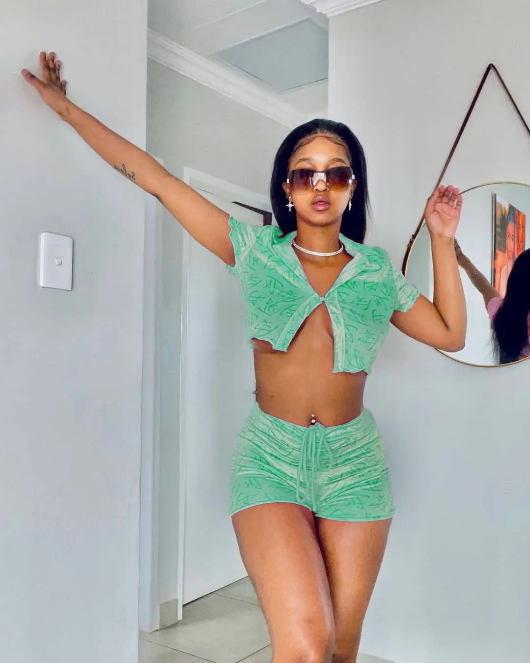 Trendy Velvet Printed Short-Sleeve Cropped Shirt and Drawstring Shorts Set