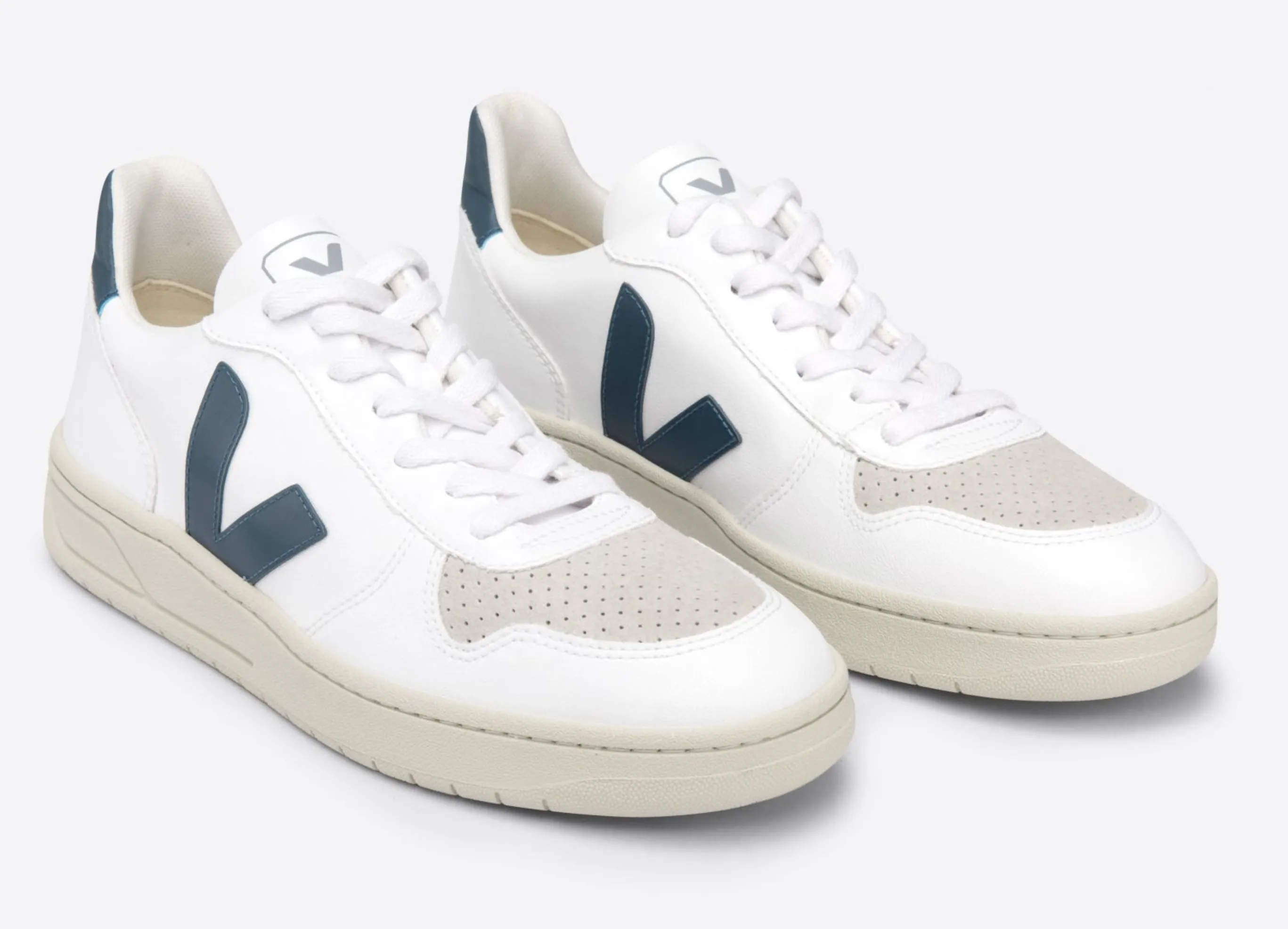 Veja Men's V-10 CWL White Califonia