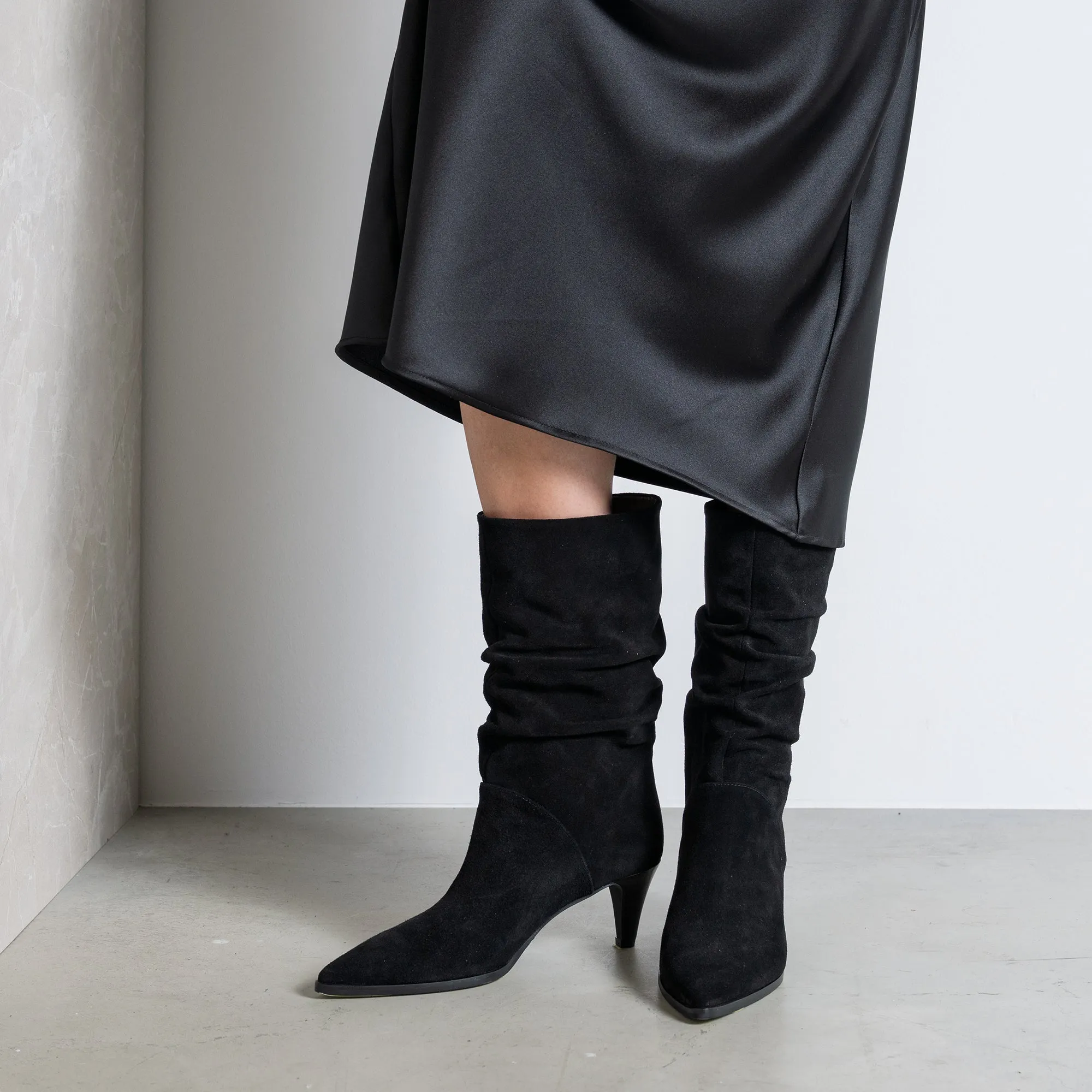 Vendôme Margot black suede boots
